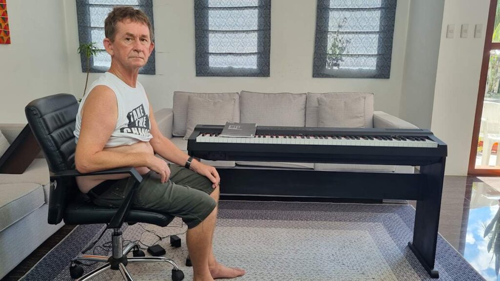 DIY Yamaha Keyboard Stand